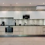 Дом отдыха Appartement Revolution - Decoration And High-End Services Анси
