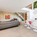 Appartement Revolution - Decoration And High-End Services Nyaraló *