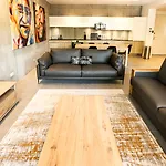 Vakantiehuis Le Kube - De Prestige Au Centre D'annecy Annecy