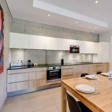 Revolution - Decoration And High-end Services Ferienhaus *