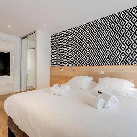 Revolution - Decoration And High-end Services Ferienhaus *