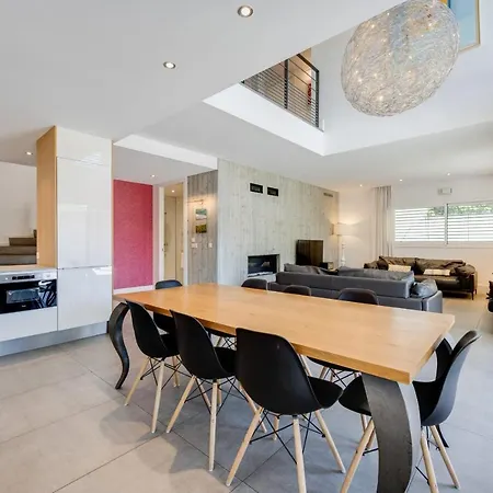 Revolution - Decoration And High-end Services Ferienhaus Annecy