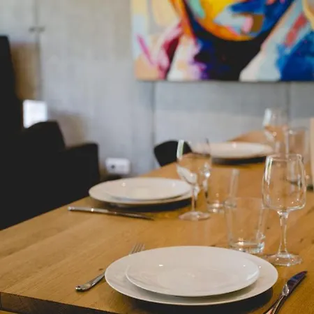 Revolution - Decoration And High-end Services *