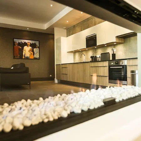 Revolution - Decoration And High-end Services *
